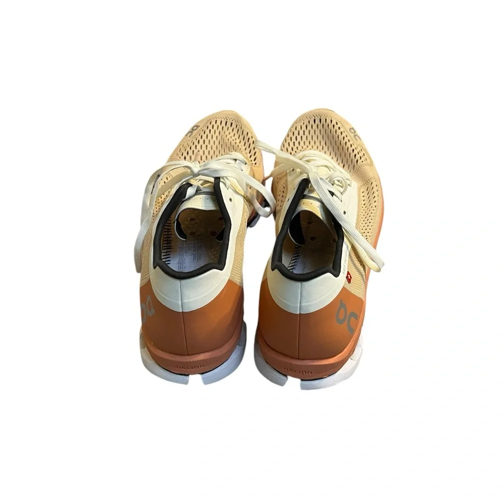 Onclouds woman’s Cloudbloom size 10